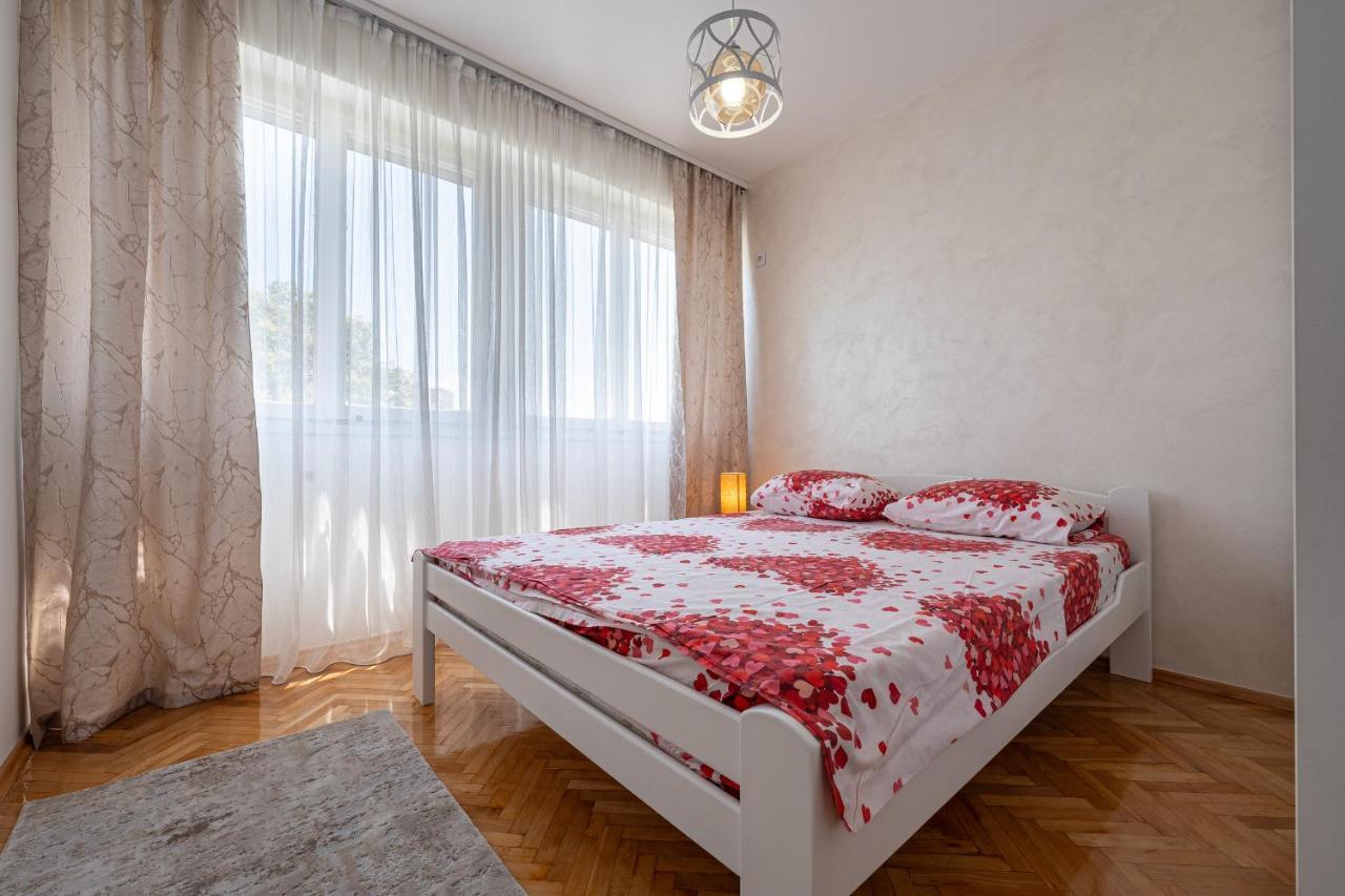 Clock Tower Lux Apartment Podgorica Exterior foto